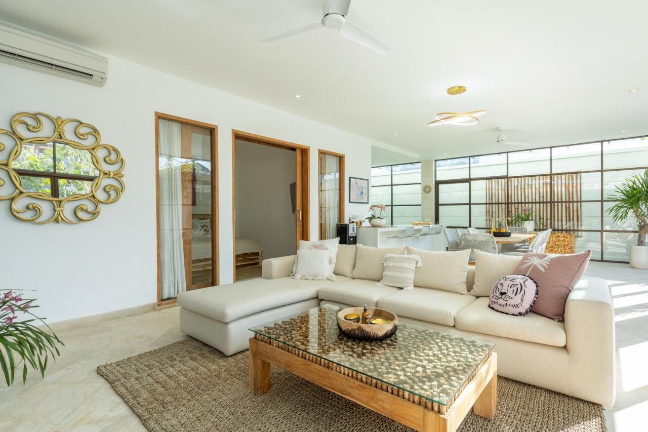 Villa Lumut 3 Bedrooms Central Seminyak Luaran gambar