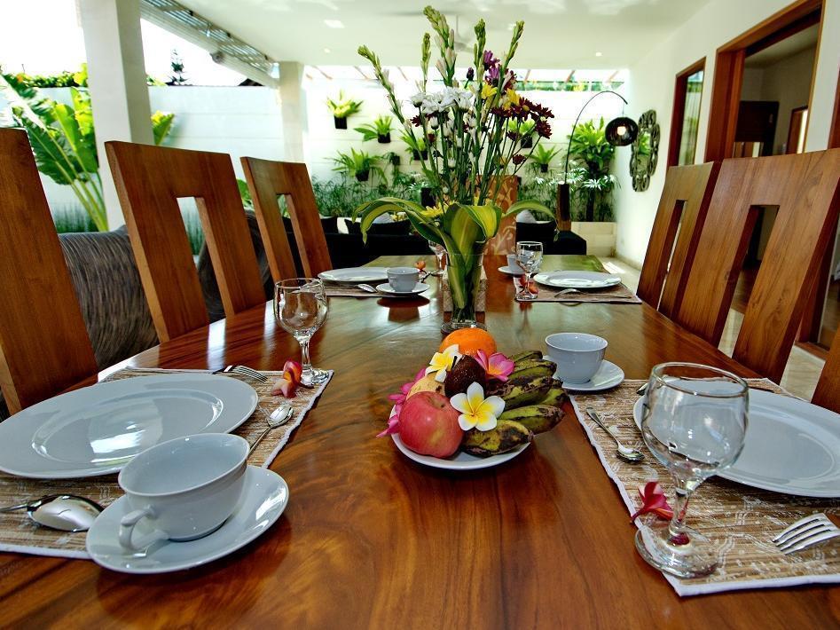 Villa Lumut 3 Bedrooms Central Seminyak Luaran gambar