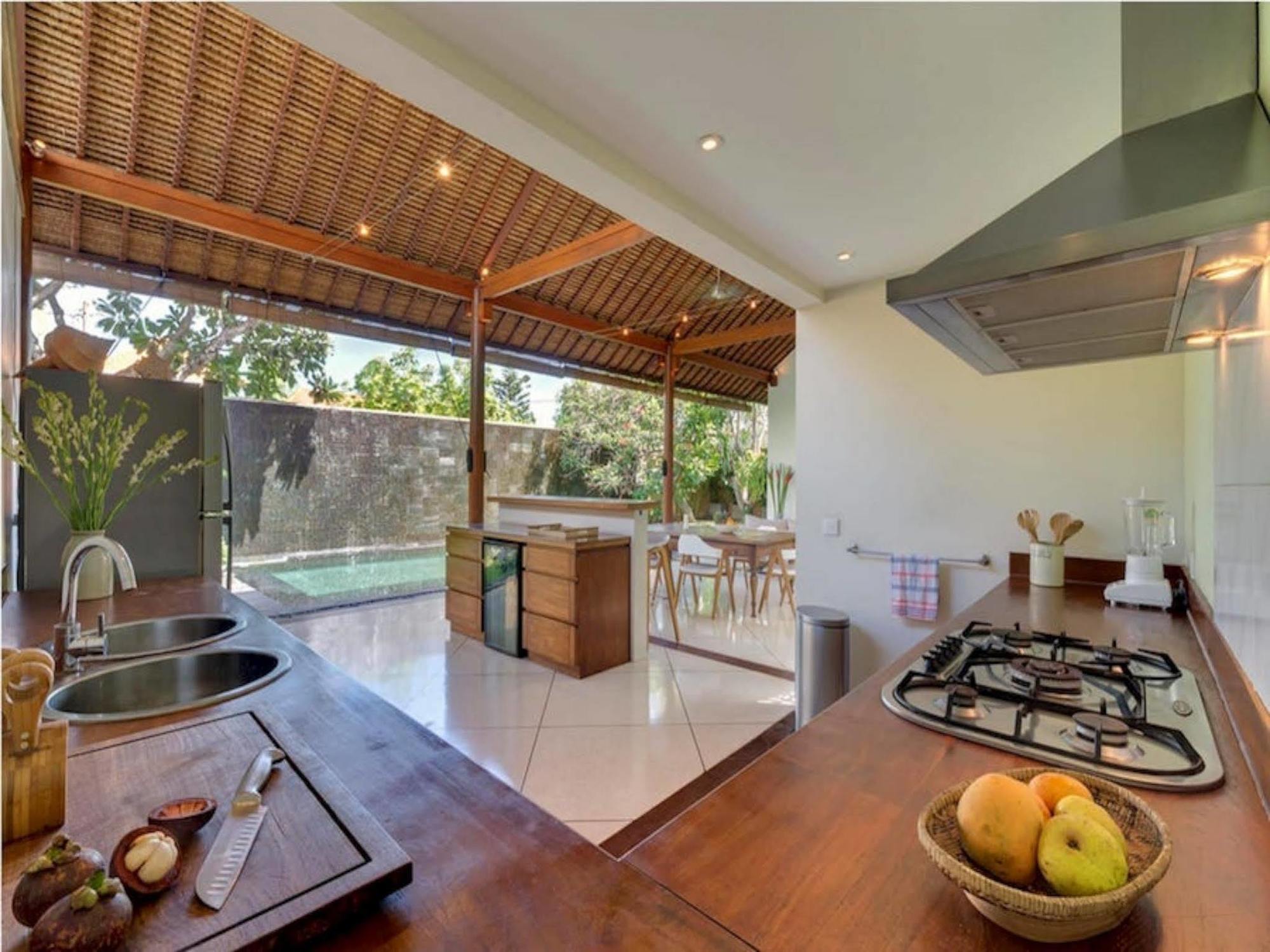Villa Lumut 3 Bedrooms Central Seminyak Luaran gambar